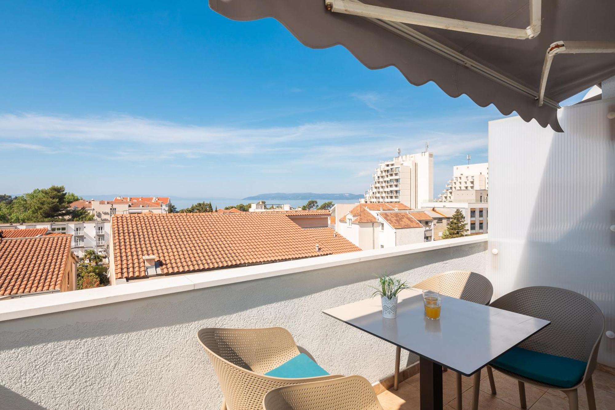 Apartments Near Central Beach With Free Parking Makarska Exterior photo