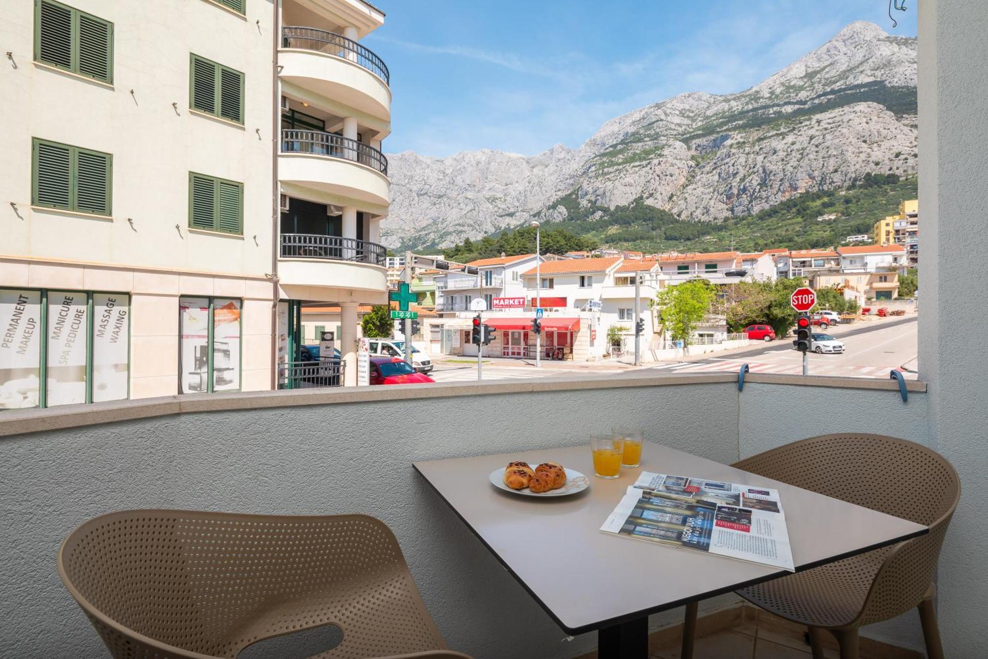 Apartments Near Central Beach With Free Parking Makarska Room photo