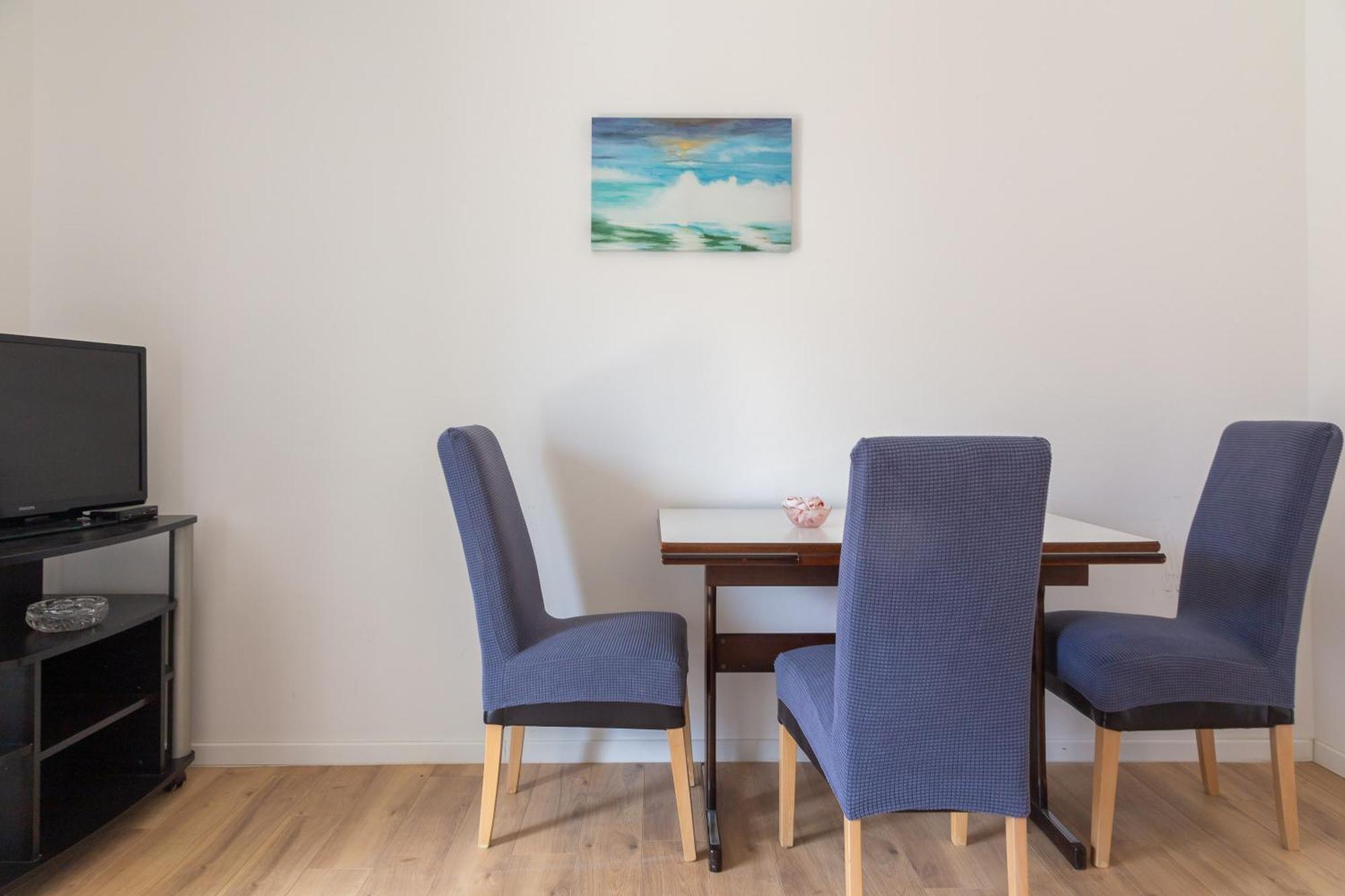 Apartments Near Central Beach With Free Parking Makarska Room photo