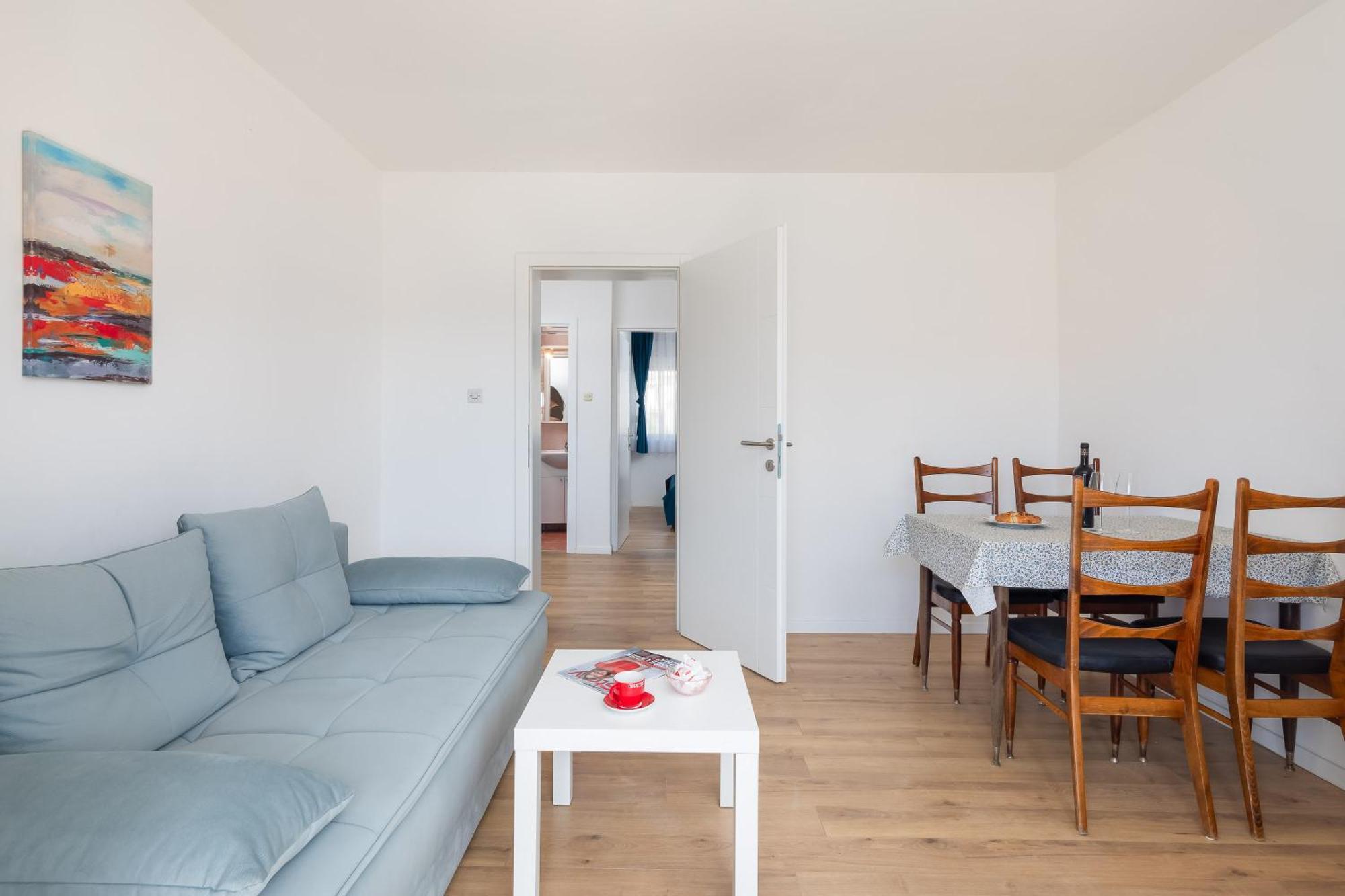 Apartments Near Central Beach With Free Parking Makarska Room photo