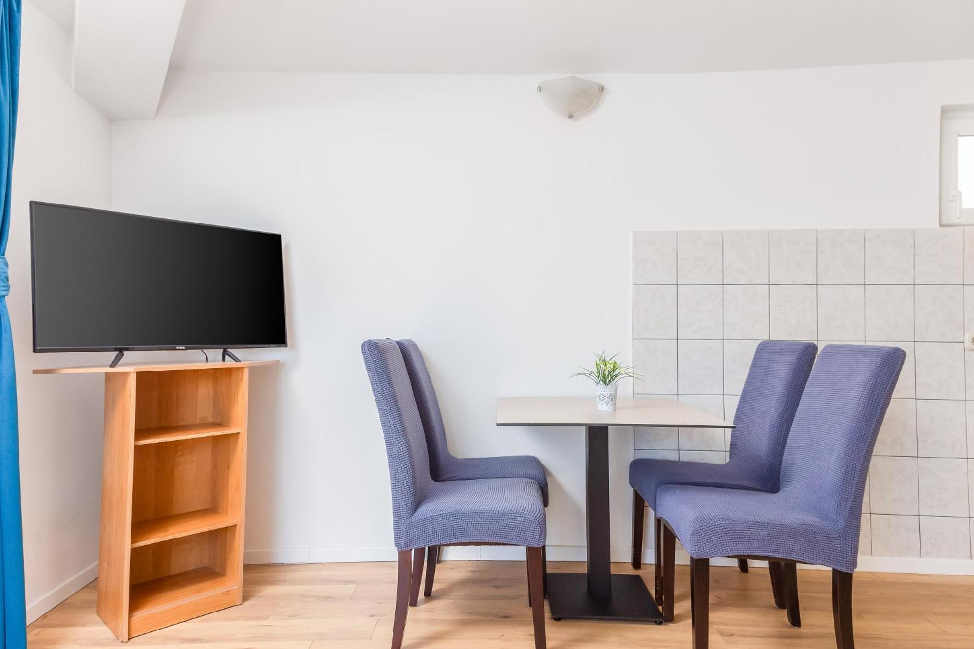 Apartments Near Central Beach With Free Parking Makarska Exterior photo