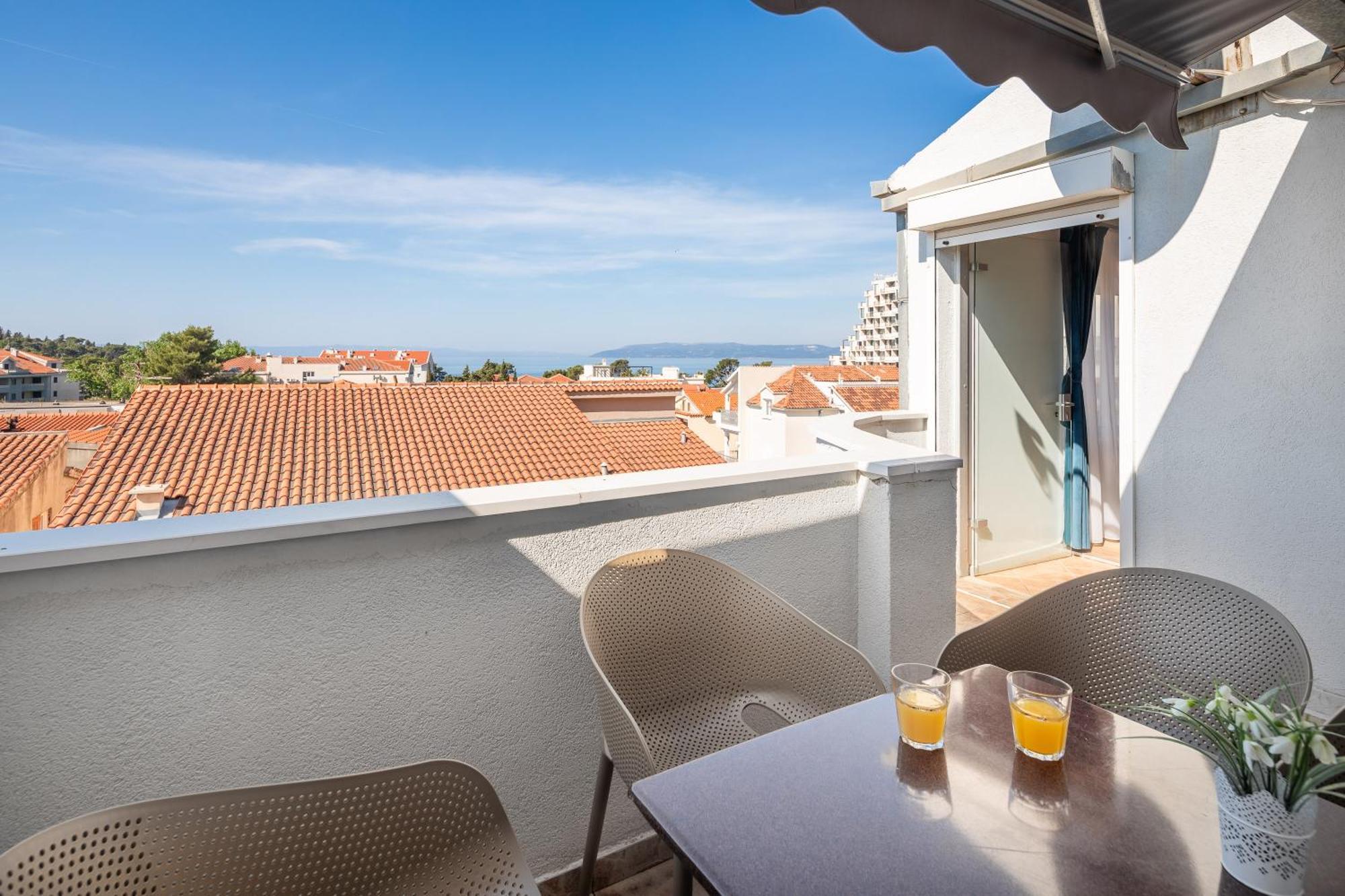 Apartments Near Central Beach With Free Parking Makarska Exterior photo